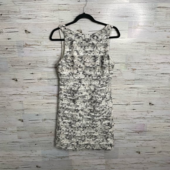 Alice & Olivia Tegan black white tiered dress silk ruffle size 6 - Picture 2 of 11